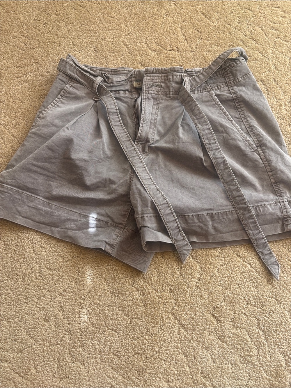 American Eagle Outfitters High-Waist Tie-Belt Shorts in Light Gray